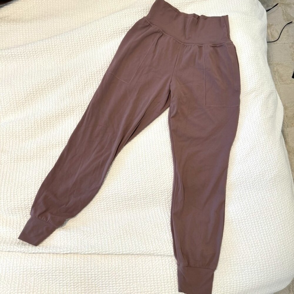 Athleta Salutation Jogger in Powervita XS